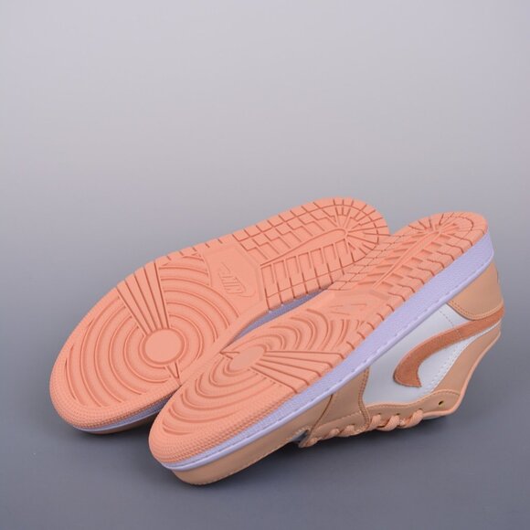 Nike Air Jordan 1 - Picture 8 of 9